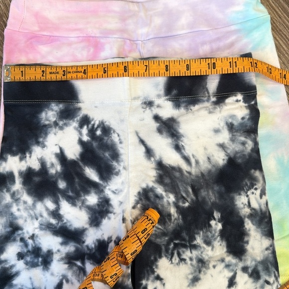 Tie-Dye Biker Shorts Set size small - Picture 3 of 4